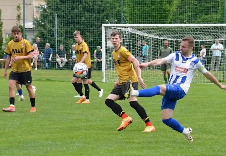 SK Dobruška, z. s. : FK Náchod 0:5 (0:4)