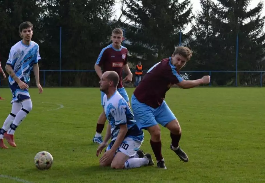 TJ Lokomotiva Meziměstí : FK Náchod 3:4 (2:3)