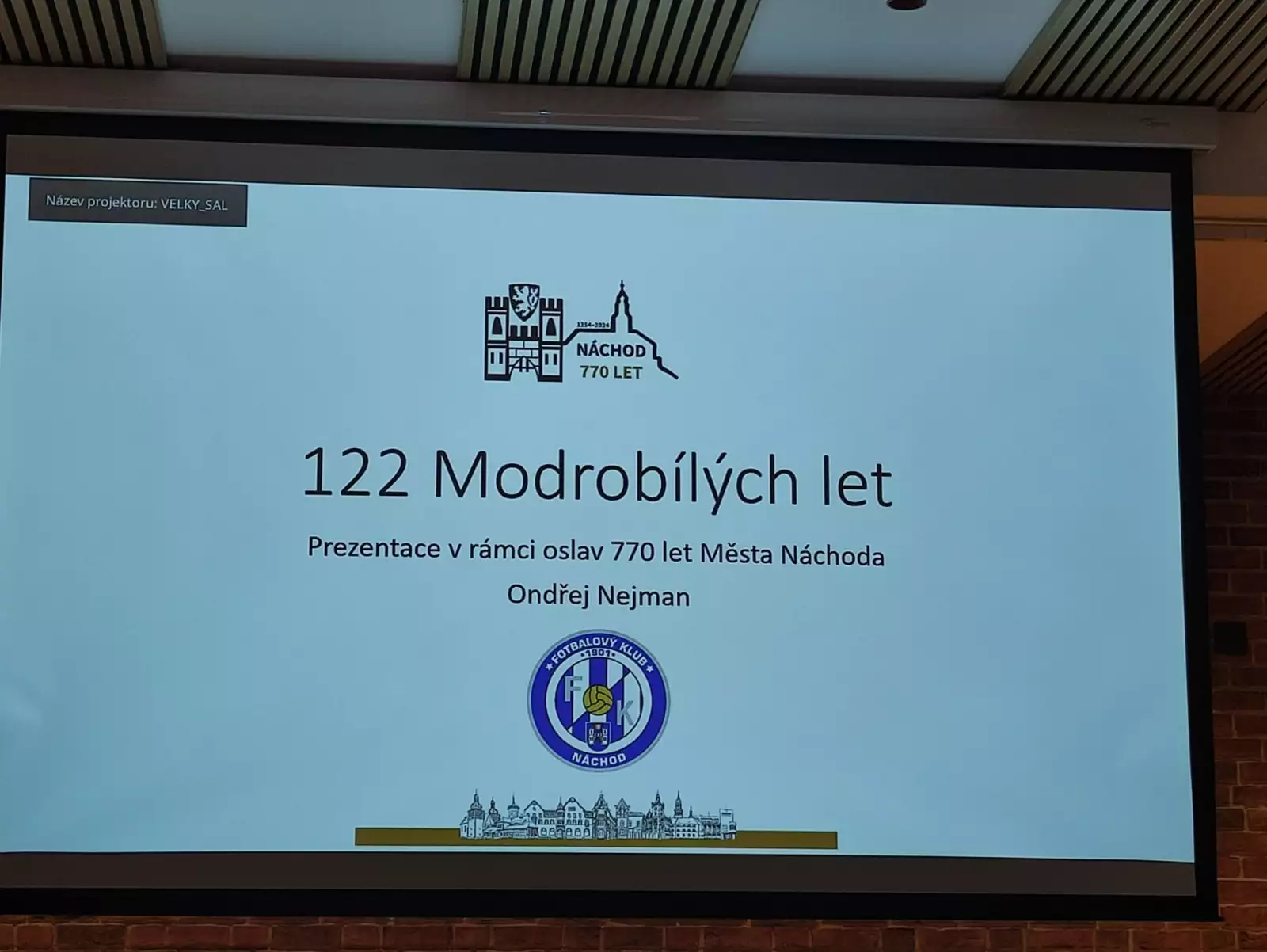 122 modrobílých let náchodského fotbalu