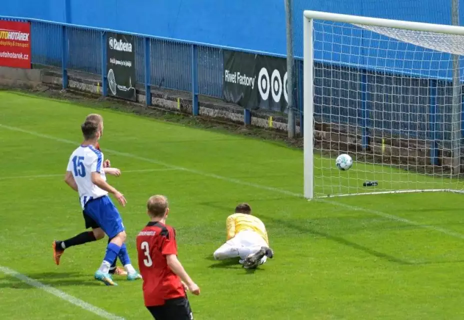 FK Náchod : SK Červený Kostelec 5:1 (2:0)