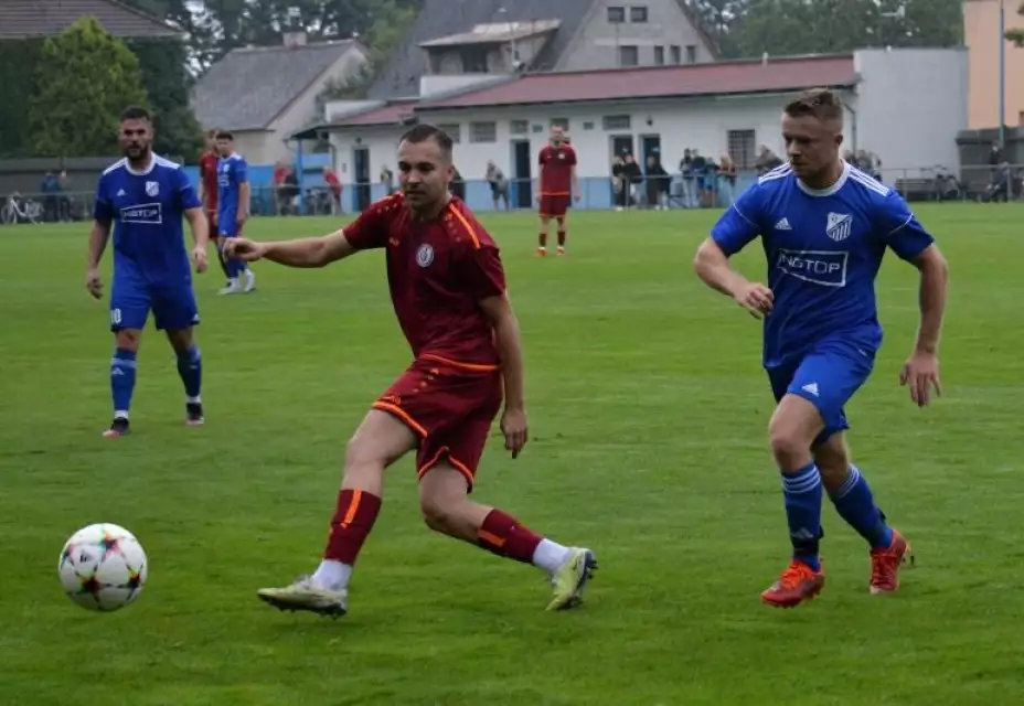 SK Týniště n. Orlicí : FK Náchod 2:3 (1:2)